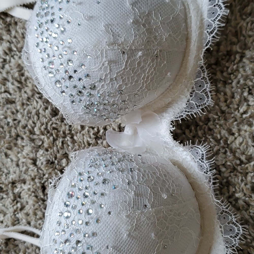 VS Crystal Bra - Picture 3 of 5